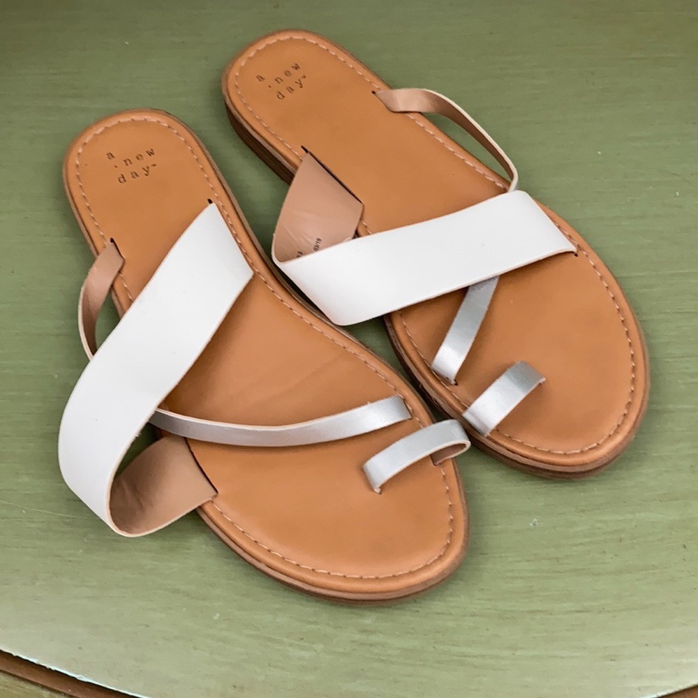 A New Day women’s shoes size 8 sandals white flats